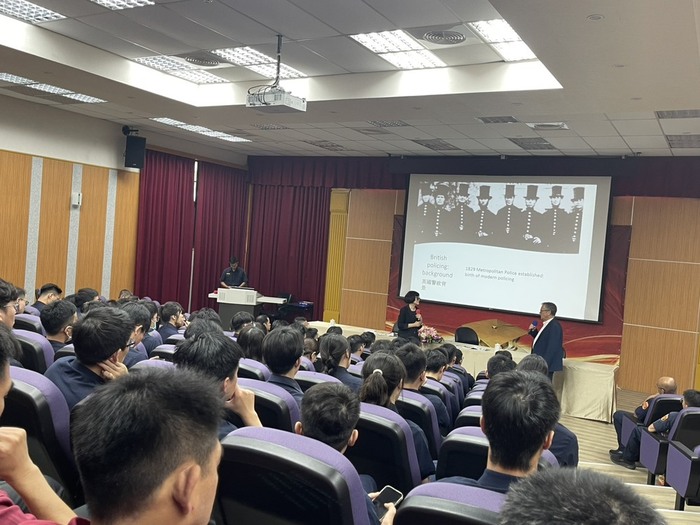 Michael Rowe 教授講課現場反應熱烈