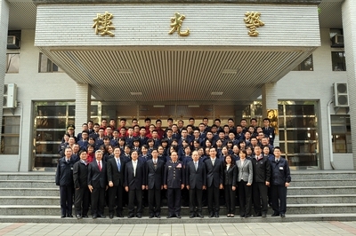與會師長、貴賓與學員合影留念