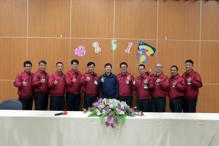 學員與帶班區隊長合影