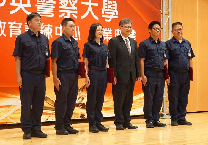 主任與幹部合影