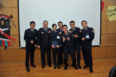 頒發結訓證書
