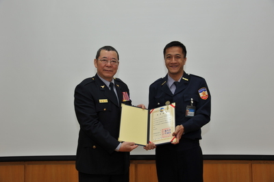 頒發結訓證書