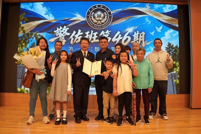 四代同堂賀結訓，全家共享榮耀